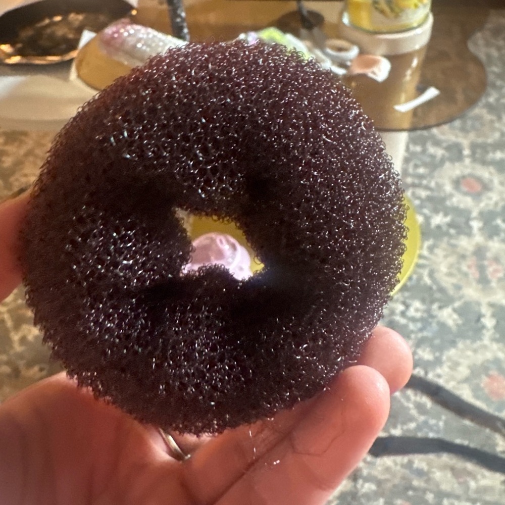 Elegant Brown Hair Donut Bun Maker